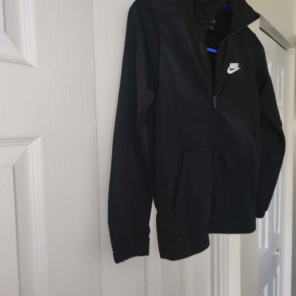 Nike Jacket - Picture 3 of 7